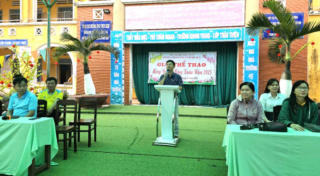 Khai mạc