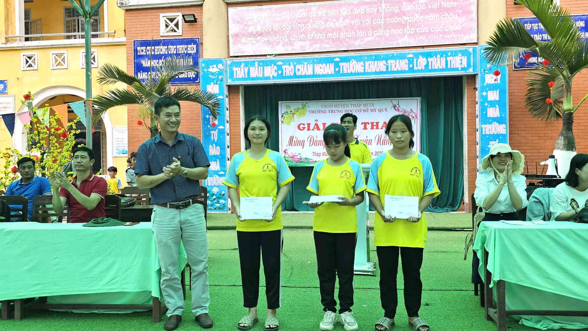 phát thưởng 1
